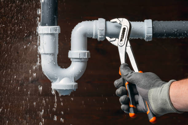 Professional Emergency Plumber technician working in Hurt, VA